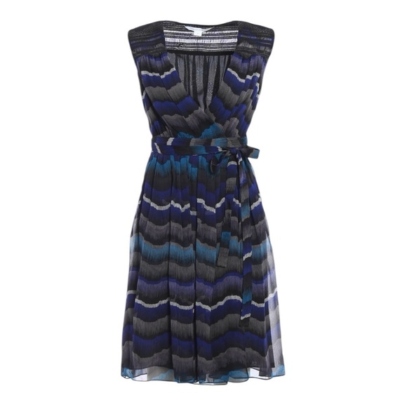 Diane Von Furstenberg Bali Silk Chiffon Wrap Dress Sleeveless A-Line - Size 4 - Picture 2 of 16